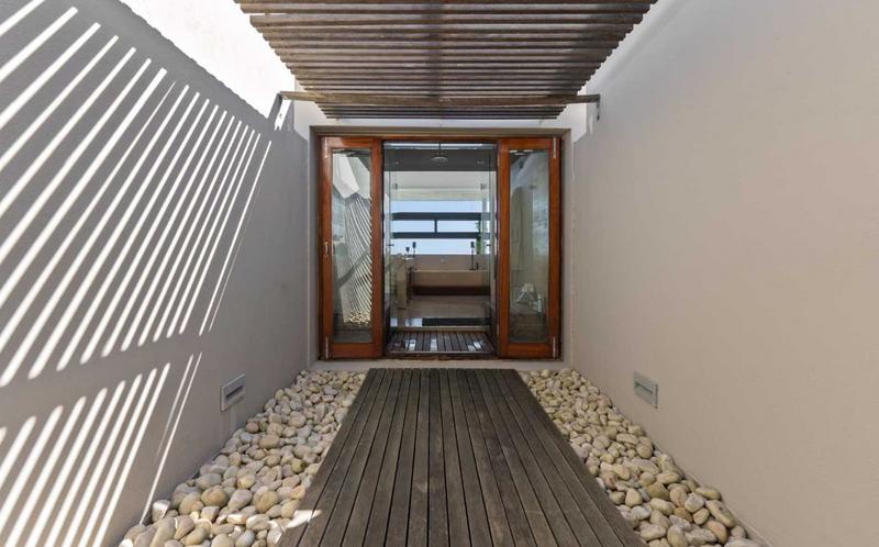 3 Bedroom Property for Sale in Camps Bay Western Cape
